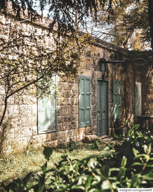 Would you live there? discoverearth  natgeoyourshot  fromwhereistand ... (Mount Lebanon Governorate)