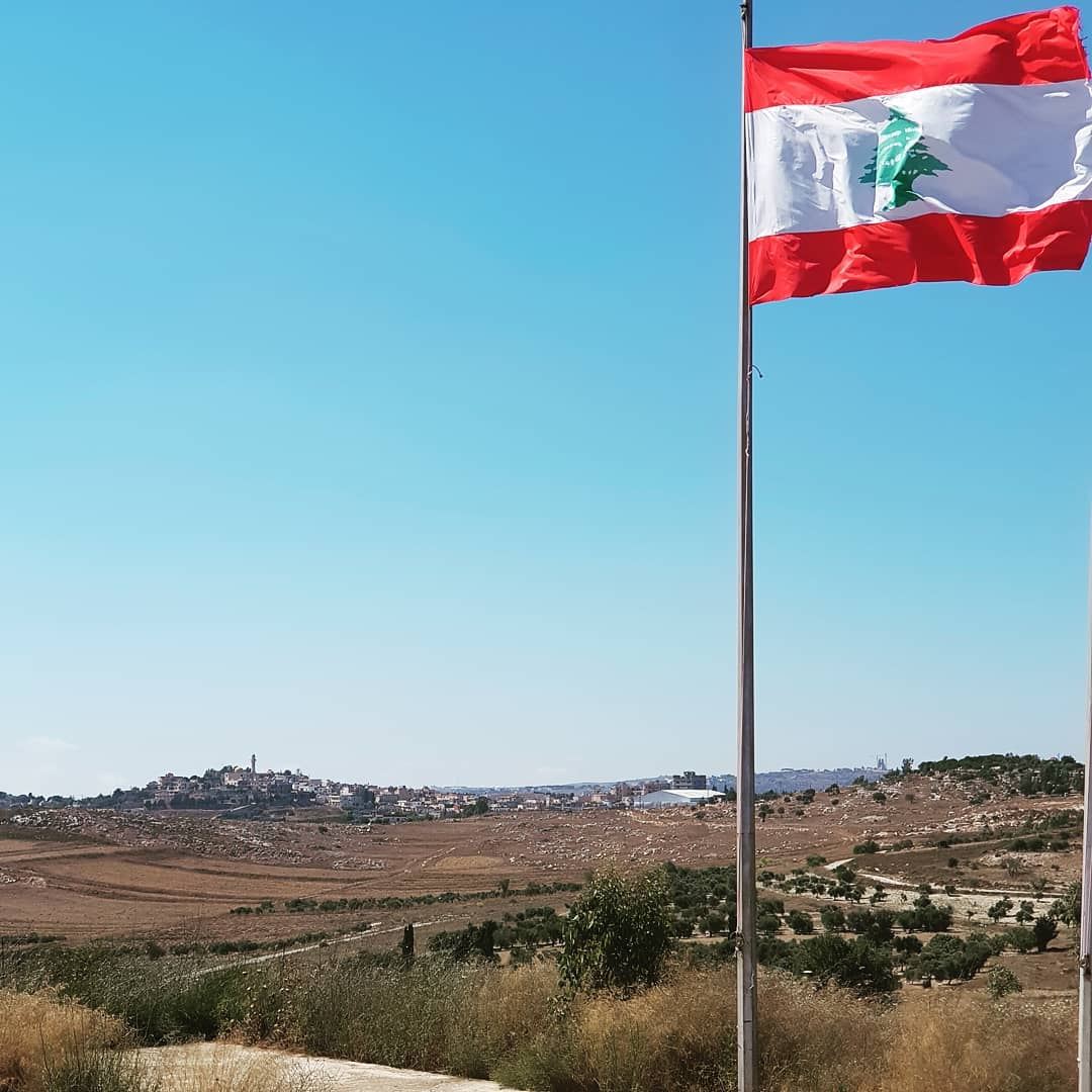  yaroun  yarounday  lebanon  flag  south  livelovesouth  village ...
