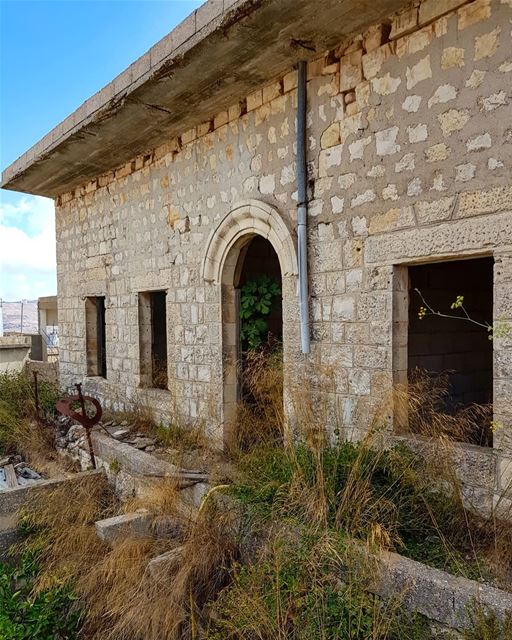  yaroun  yarounday  southlebanon  oldhouse  oldtown  village  hike  ruins ...