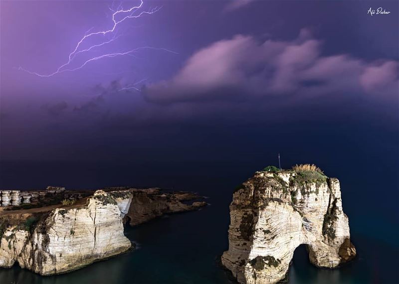 Yesterday night ⚡⛈16/10/2018..... lightning lightningstrike thunder... (Beirut, Lebanon)