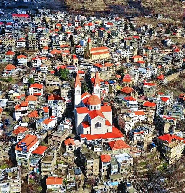 You beautiful...More red roof please 🏠💒.... bcharre  northlebanon ... (Bcharré, Liban-Nord, Lebanon)