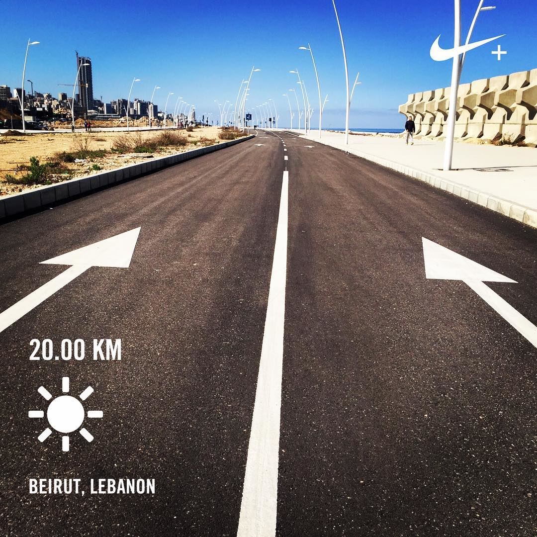 You can stay lazy or you can  comerunwithus   WeRunBey  roadrunner ... (Beirut Waterfront)