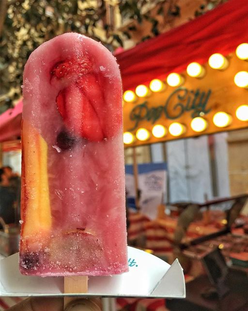 You don't need warm weather to enjoy this !!! soukelakel  streetfood ... (Souk el Akel)