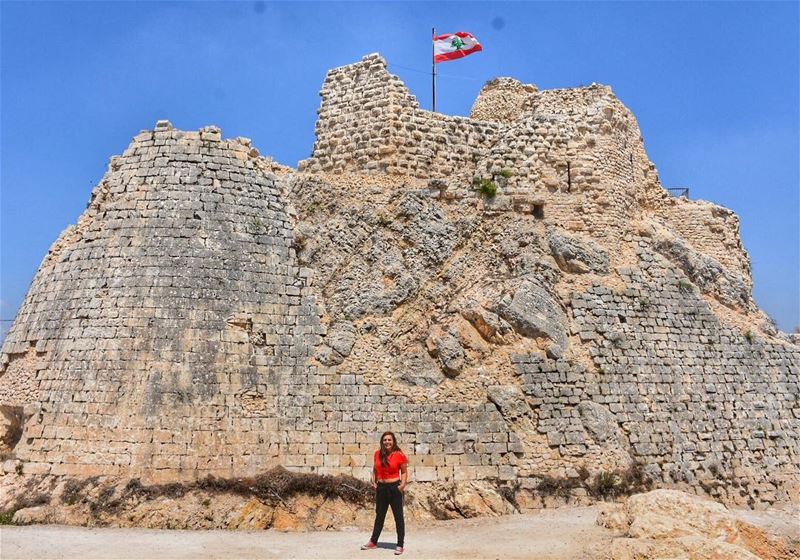 You make kingdoms and castles on your own... (Kal3et Sh2eef)