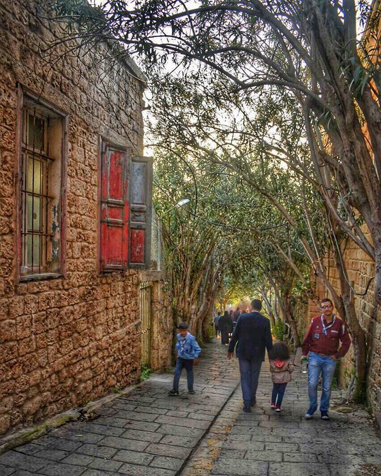Your heart knows the way. Run in that direction - Rumi ... (Old Souk- Jbeil)