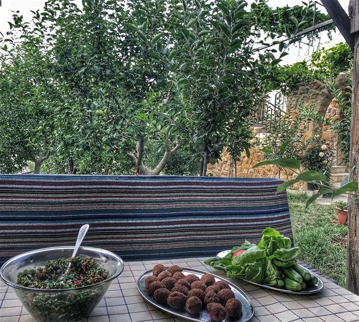 Yummy lebanese food... lebanesefood  food tabbouleh  lebanese mountain... (Lebanon)