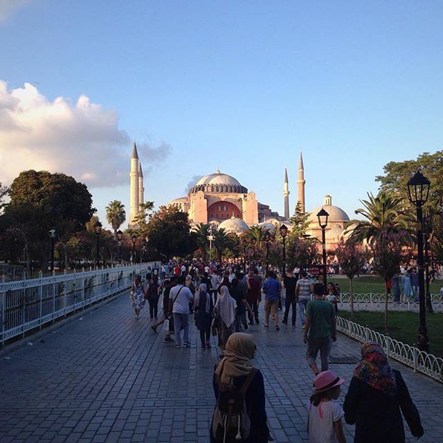 Айя-София / Константинополь / нынешний Стамбул  (Sultan Ahmet Camii Meydanı)