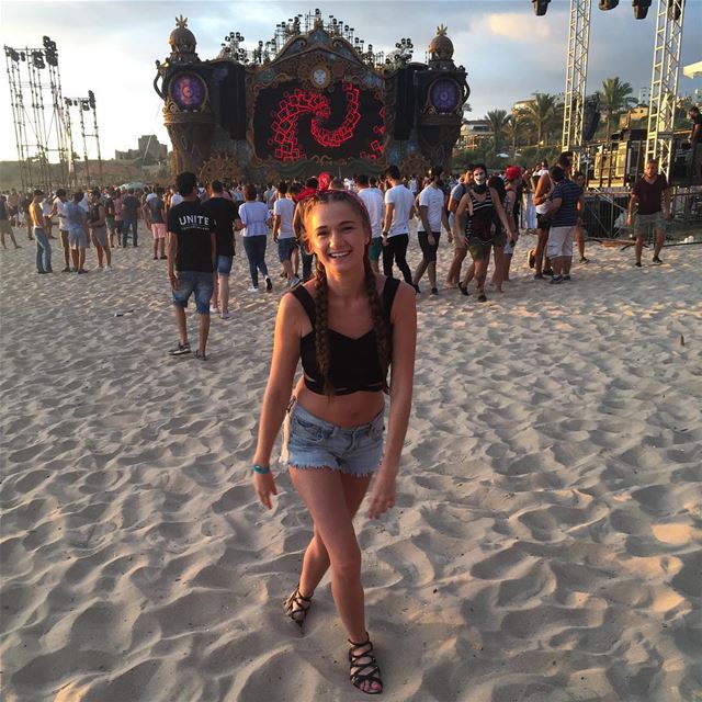 Начало...😅 Tomorrowland 😍  girl  fun  tomorrowland2017  likeforlike ... (UNITE With Tomorrowland)