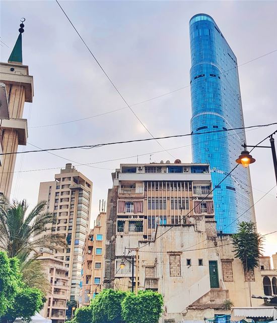 Я честно села писать запрашиваемые темы - маникюр и пенсия в Ливане, но Май (Beirut, Lebanon)