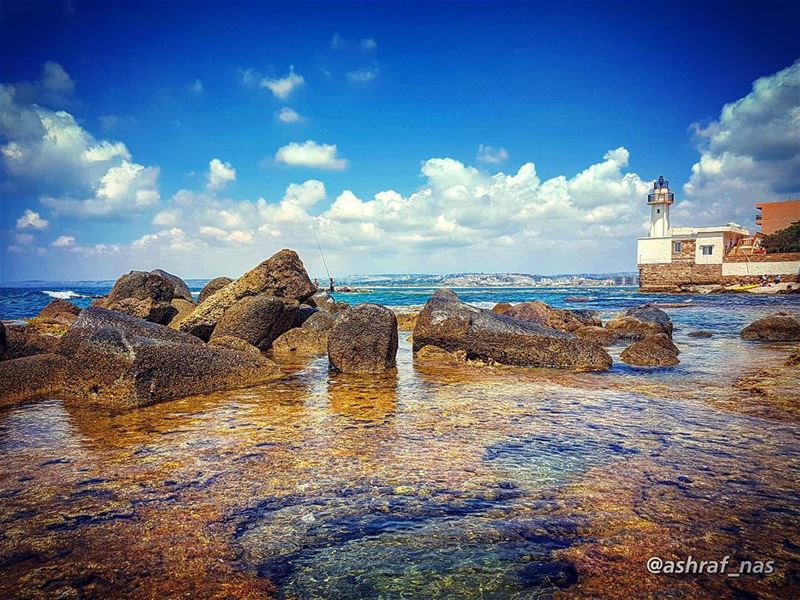 أحبك جداًوأعرف أن الطريق إلى المستحيل طويلوأعرف أنك ست النساء وليس لدي بد (Tyre, Lebanon)