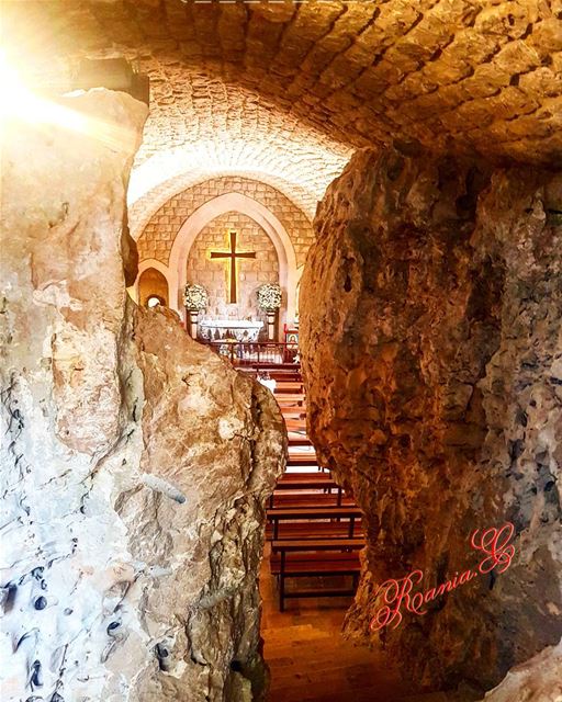  أحدمبارك_على_الجميع🙏🏽  bondimancheàtous blessedsundayeveryone ... (Himlaya, Mont-Liban, Lebanon)