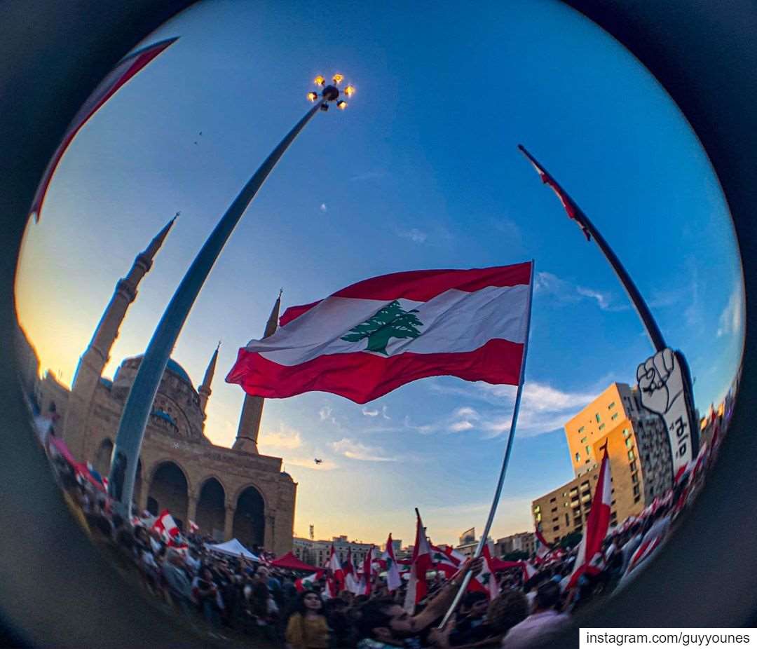 أذا شي لبنان هو بيّ الكلّ..  لبنان_ينتفض  ثورة  day18 lebanon  protest ... (Martyrs' Square, Beirut)