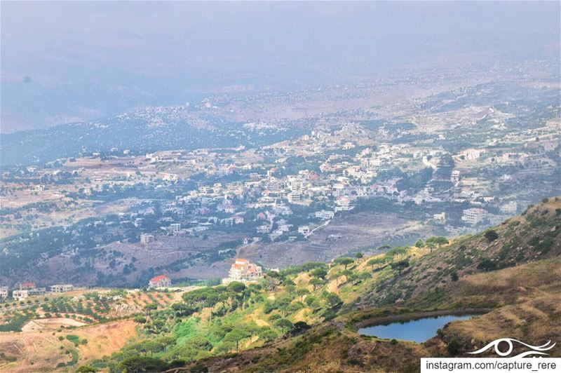 أن تتنفس فوق الماء بحرية أصعب بكثير من الاختناق بالعادات والتقاليد.صح أم خ (Falougha, Mont-Liban, Lebanon)