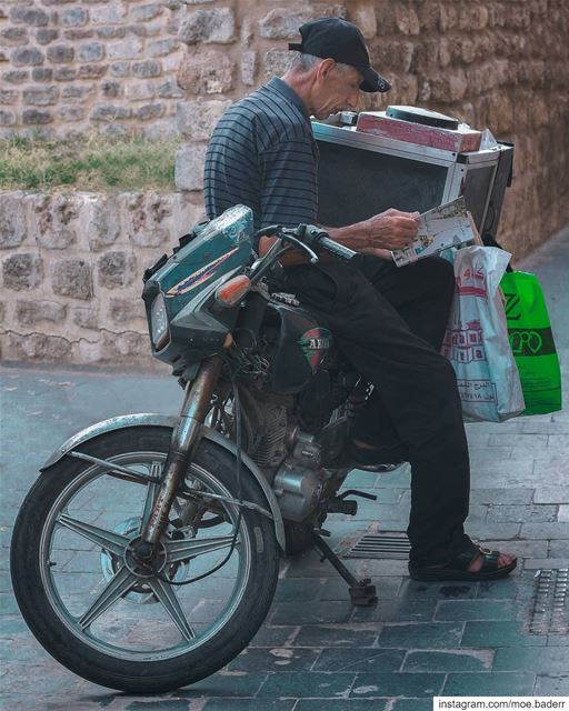 •أن تكون فلسطينياً في لبنان• streetphotography  streetart  book ... (Tyre, Lebanon)