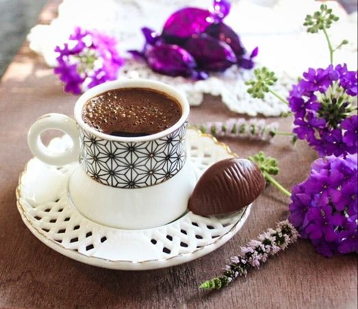 أنت بالنسبه لي جرعات سعادة....لا أجيد الاكتفاء منها..  صباحكم_ورد  صباحكم_خ