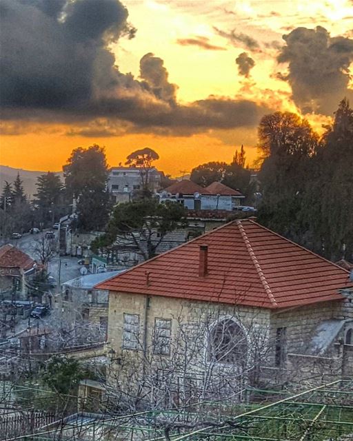 أيقظ شعورك بالمحبة أن غفا لولا الشعور الناس كانوا كالدمىإيليا ابو ماضي ▪▪ (Dayr Al Qamar, Mont-Liban, Lebanon)