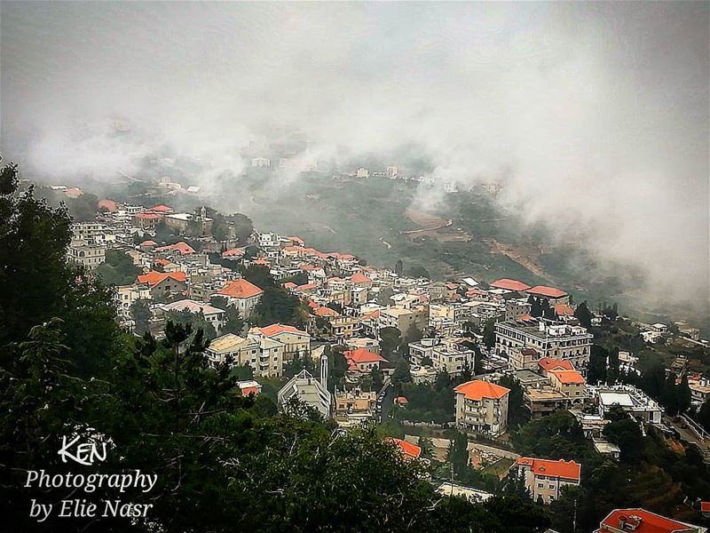 ...إن الضباب كثيفٌ وأنت أمامي.. ولست أمامي ففي أي زاويةٍ يا ترى تجلسين؟... (Ehden, Lebanon)