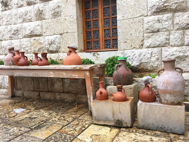 🇱🇧اباريق من لبنان 🇱🇧...... ابريق  فخار  عنايا  مار_شربل @livelo (Annâya, Mont-Liban, Lebanon)