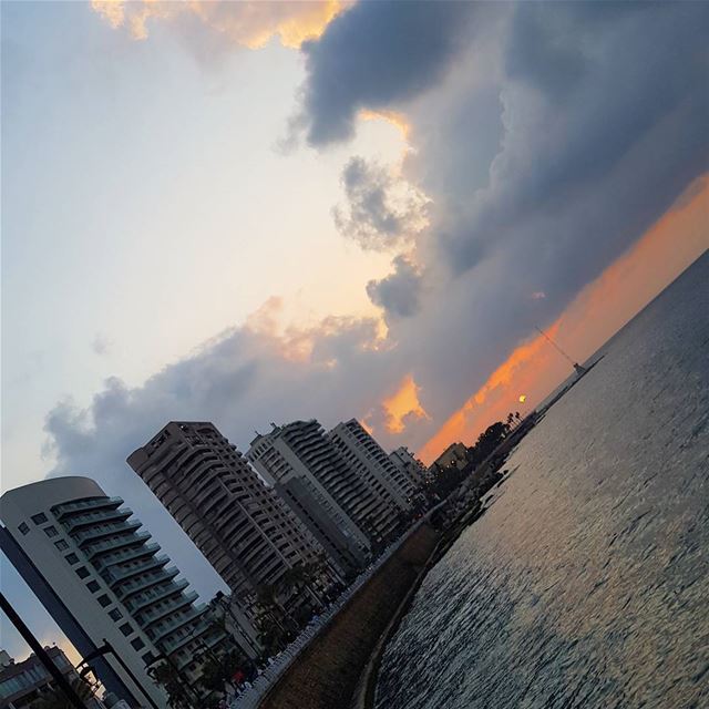 احن رأسك حتى تمر العاصفة بسلام ig_lebanon  insta_lebanon  insta_jezzine ...