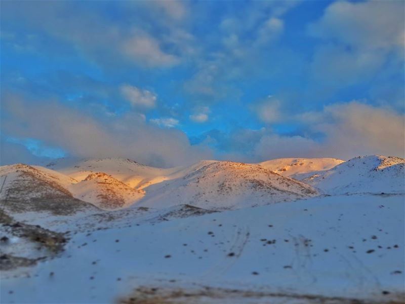 اذا كنت لا ترى إلا ما يكشف عنه الضوء، ولا تسمع إلا ما يعلن عنه الصوت،، فأنت (Mount Hermon)