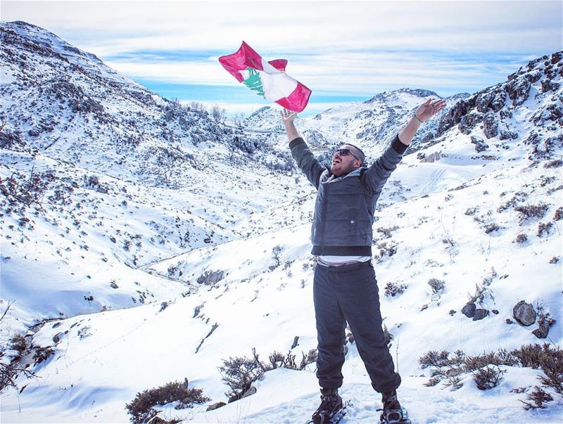 اسمك عالي يا وطني الغالي  lebanon  lebanese  flag  snow  mountains ... (Ehmej, Mont-Liban, Lebanon)