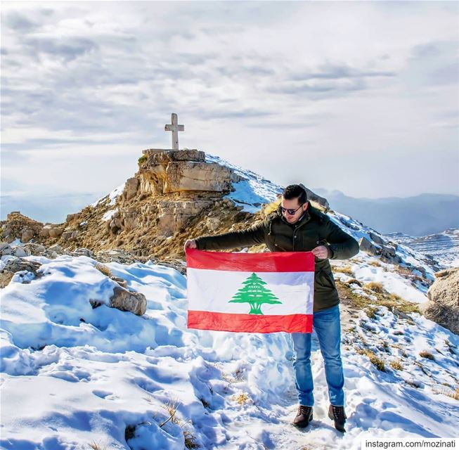 اسمك غنيت ع اسمك رح غنيركعت و صليت و السما تسمع منيعتلالك عجبالك ركعت و ص (Lebanon)