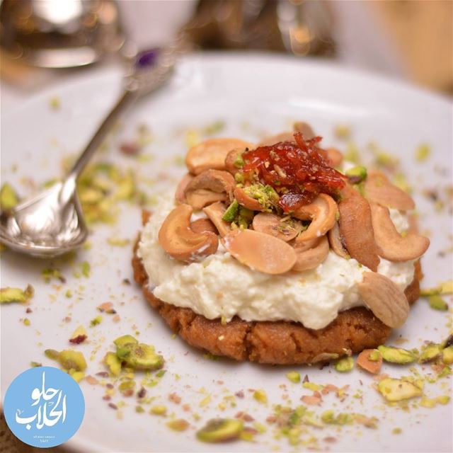 اطيب صحن مفروكة سمرا شي ولا اطيب من هيك 👌😍  حلو_الحلاب ------------------ (Abed Ghazi Hallab Sweets)