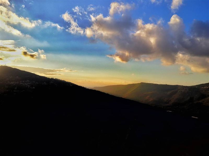 الأنسان البطيء في إعطاء الوعود أكثر مصداقية في الحفاظ عليها 👌 📷 🍃 🌳 🌸... (لبنان)