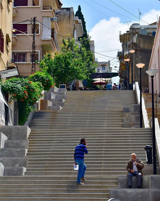 الحالة تعبانة يا ليلى ..🚬By @livefromlebanon  Beyrouth  Beirut  Liban ... (Beirut, Lebanon)