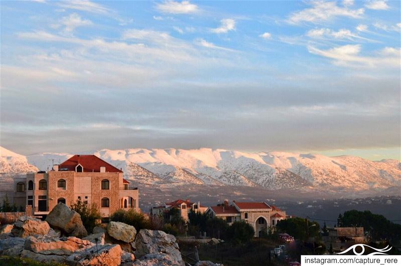 الحياة عبارة عن لعبة.لكلّ محطة فيها مراحل، عليك ان تعيش كل مرحلة فيها للت (Baqâata, Mont-Liban, Lebanon)