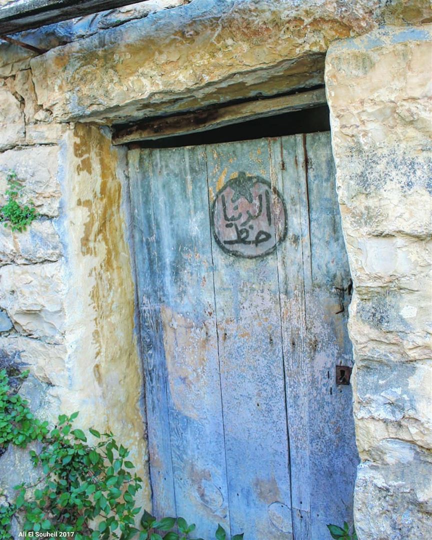 الدنيا حظ  tb  door  old  wood  texture   nature   southlebanon  colorful ... (`Azour, Al Janub, Lebanon)