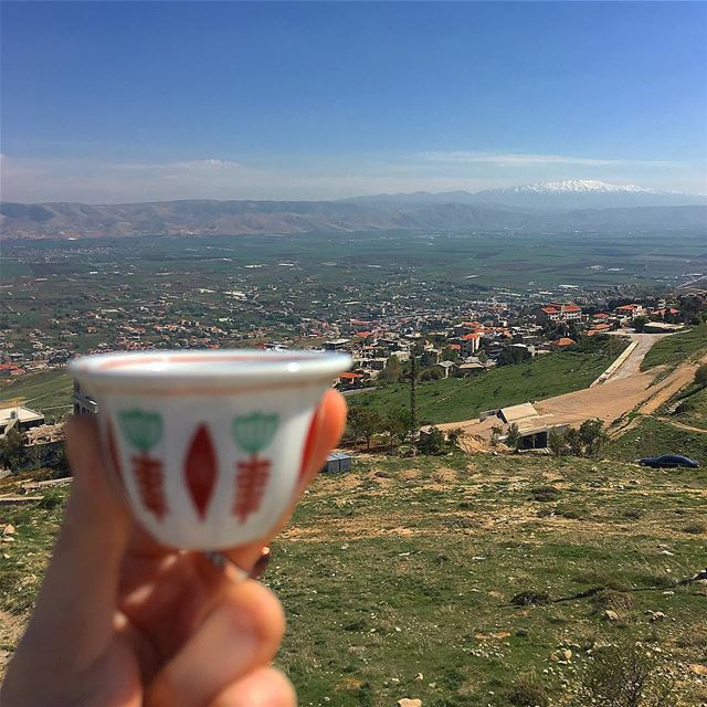 الذي يحبك حقا وإن قطعت كل حبال الوصل بينكما نسج خيط آخر ووصل إليك....... (West Bekaa)