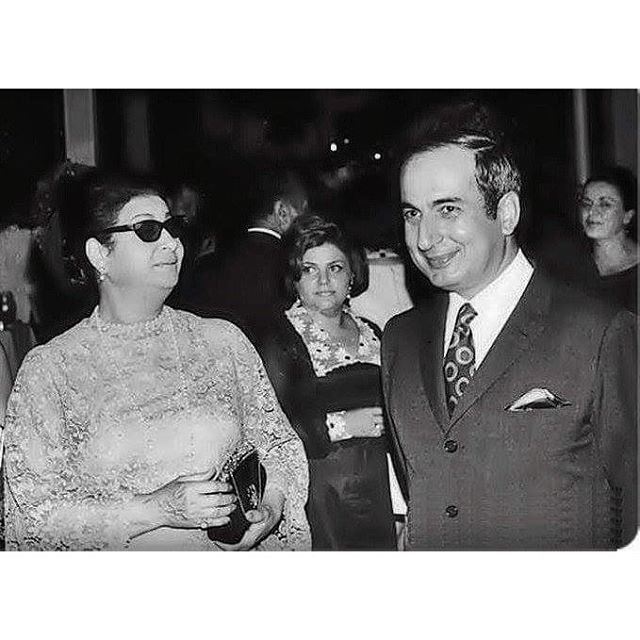 الرئيس رينيه معوض مع السيدة ام كلثوم في بيروت ١٩٧٠ .