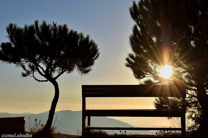 الزمن لا يمر،، الزمن يدوم،،، ما يمر هم الناس 👌  lebanon  photography ... (Niha Fortress - قلعة نيحا)