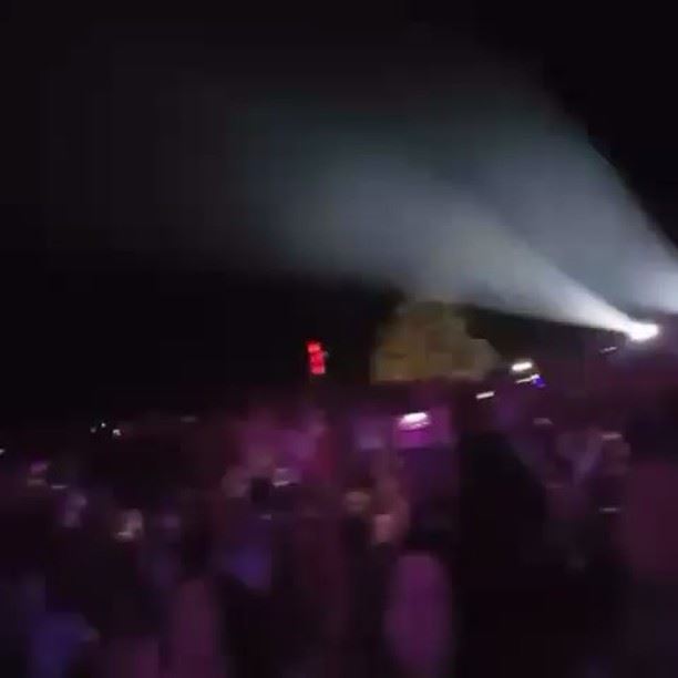 الطبال @khoury3276 يفاجئ الجماهير في حفلة الملك waelkfoury_news