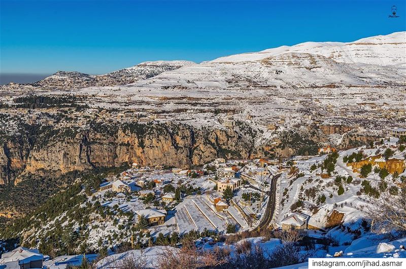 ‎المنظر من هون أجمل!!!🤓🤓... (Ad Diman, Liban-Nord, Lebanon)