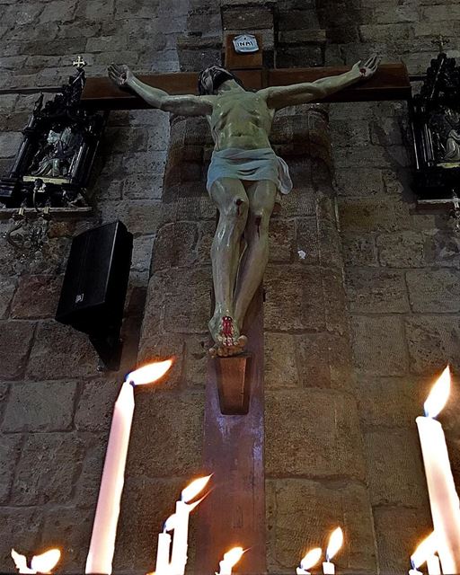 " اليوم علّق على خشبة، اللّذي علّق الأرض على المياه " whatsuplebanon... (Eglise St. Estephan Batroun)