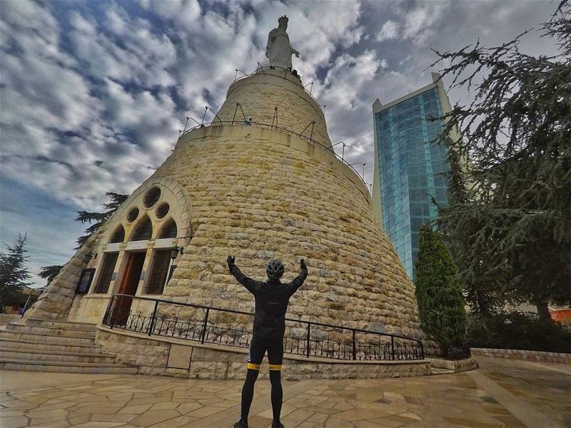 انا من لبنان..انا من كل الاديان ❤...... harissa  livelovelebanon ... (سيدة لبنان حريصا)