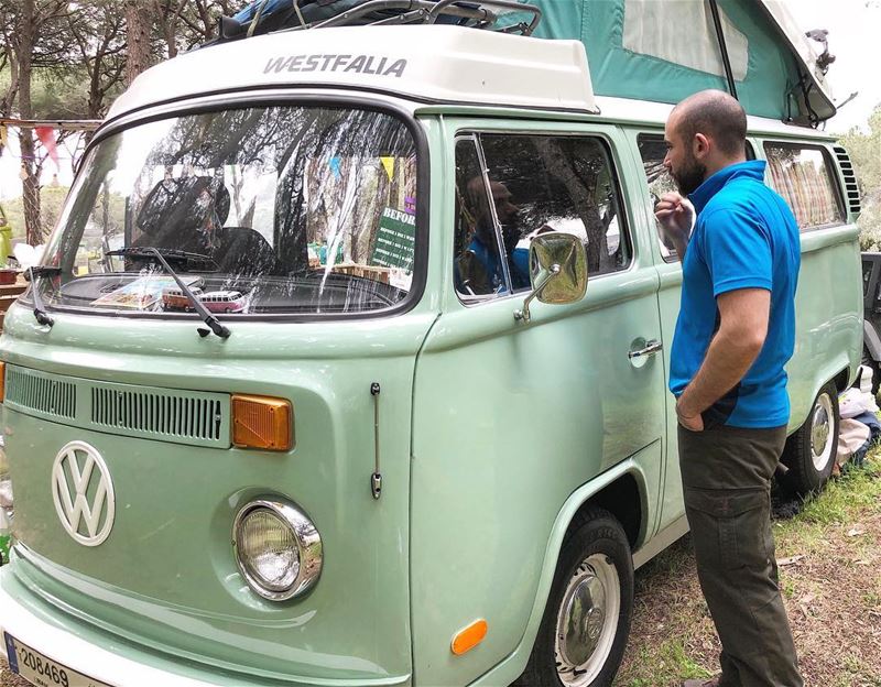 ‎انت طلاع بالمحل و خلّي هو يلحقك بالتكسي‏ vw  vwvan ... (Beit Meri, Mont-Liban, Lebanon)