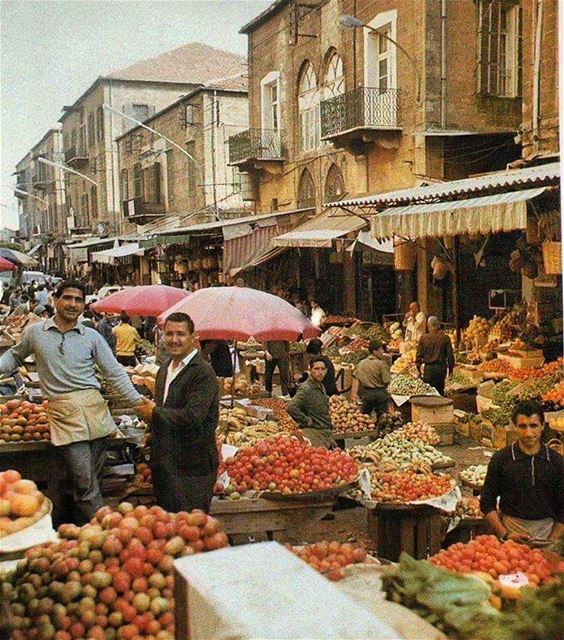 ايام الخير والبركة . سوق النورية بيروت عام ١٩٧٢ .