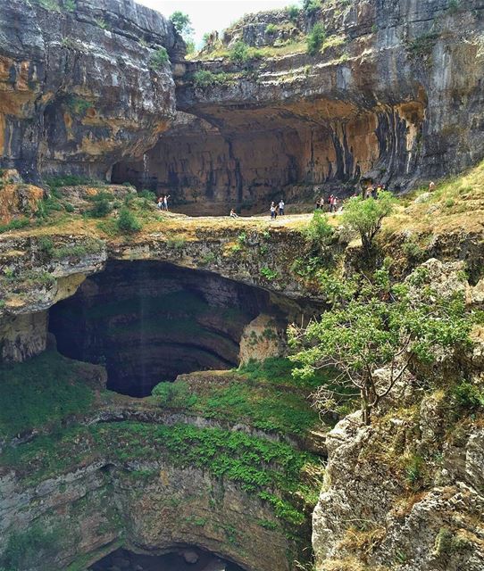  بالوع_بلعة معلم طبيعي عمره آلاف السنين، في بلدة تنورين في أعالي جرود البتر (Tannourine-Balou3 Bal3a)