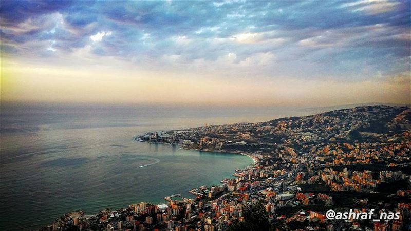 بحبك يا لبنان يا وطني بحبكبشمالك بجنوبك بسهلك بحبك livelovetyre ... (Jounieh - Harissa)