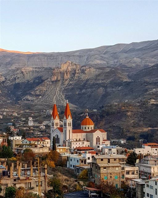 بشري قبيل الثلوج ❤ ....... Bcharre  Lebanon  cathedral ... (Bcharré, Liban-Nord, Lebanon)