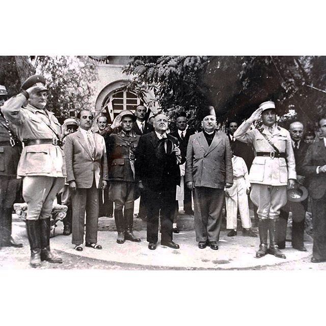 بعلبك زيارة الرئيس بشارة الخوري والرئيس رياض الصلح ويبدو قائد الجيش اللواء فؤاد شهاب عام ١٩٤٧ .