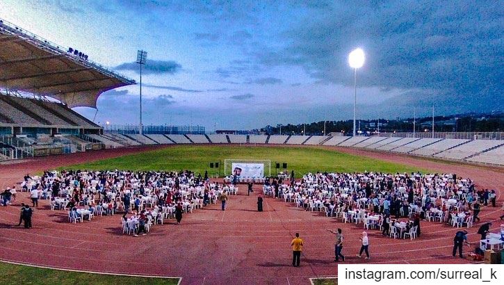 بفضل الله تعالى، اول افطار في صيدا ل ٧٦١ طفل و ١٠٠ من كبار السن. اهل الخير... (Saida International Stadium)