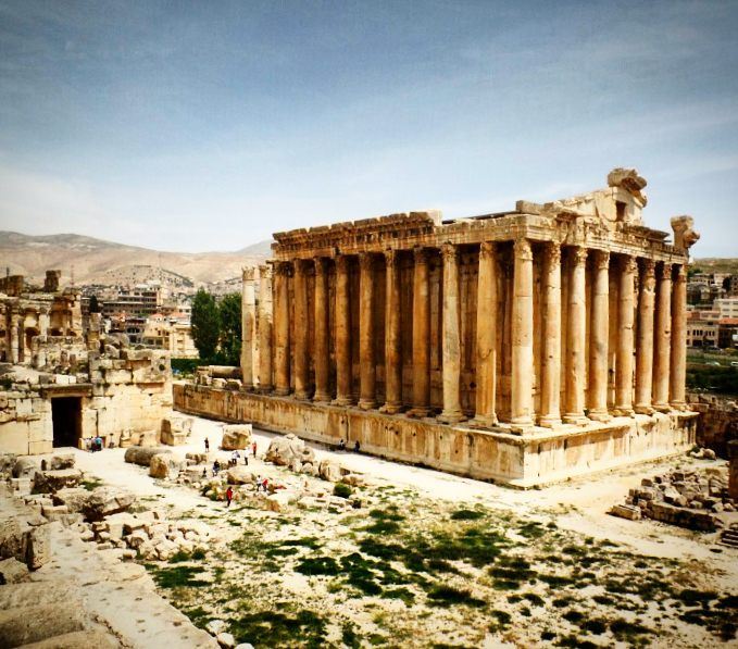 بكتب اسمك يا بلادي .. عالشمس الما بتغيب 🇱🇧🏛🌞  happyindependenceday ... (Baalbek, Lebanon)