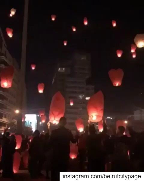  بيروت .. أمام ضريح رفيق الحريري.. وين الي عمر بلدي الي دمر وين الي رجع وطن