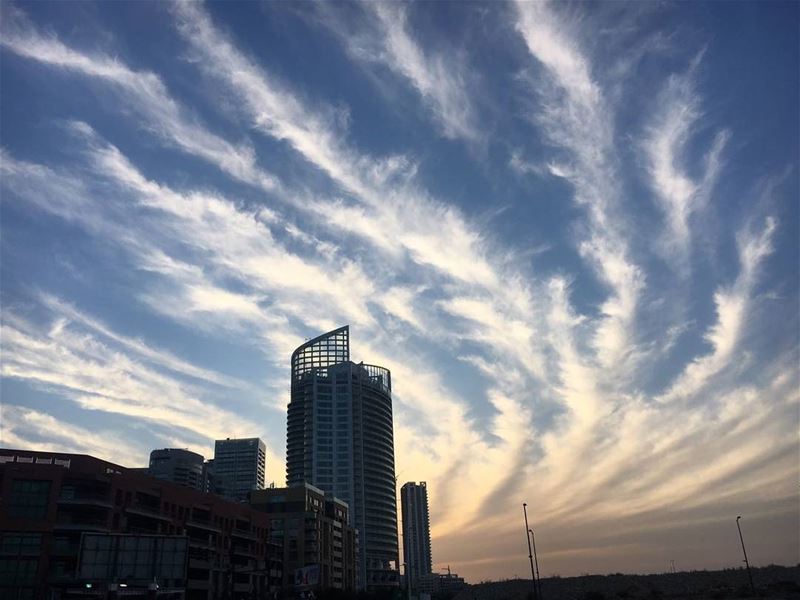  بيروت (📷 محمد بريدي) Lebanon  Beirut  Sky  insta_lebanon  skylovers ...