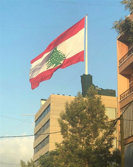 تحيه و سلام لحامي السلام.. عيد_الجيش_اللبناني lebanesearmy lebanesepride... (Beirut, Lebanon)