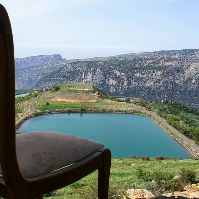 تعا نقعد مع بعض شوي.  tannourine  lebanon  wearetannourine  wearelebanon ... (Tannourine)